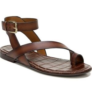 Naturalized Sally sandal